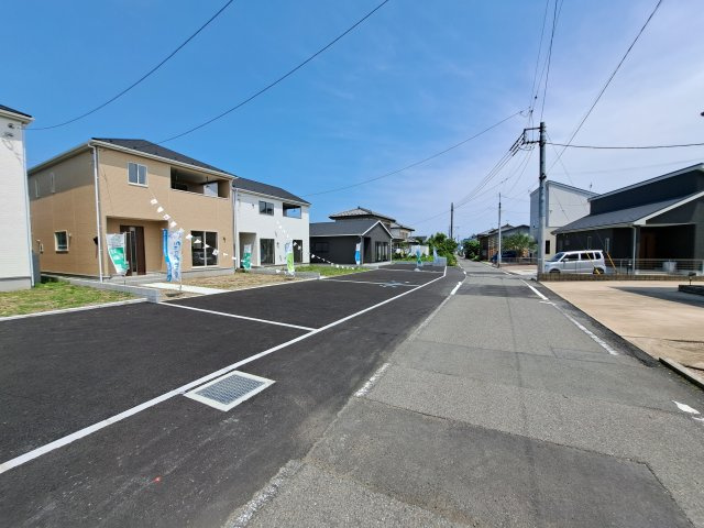 新築　みどり市大間々町大間々第10　クレイドルガーデン　3号棟の前面道路含む現地写真|現地写真　南側接道幅員約4ｍ
