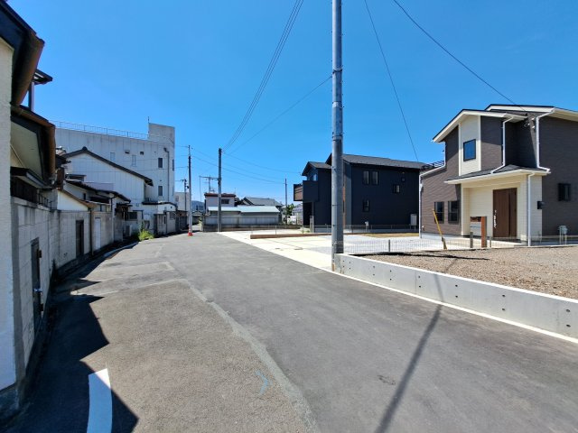 新築　桐生市仲町1丁目　Blooming　Garden　1号棟の前面道路含む現地写真|現地写真　東側接道幅員約6.7ｍ