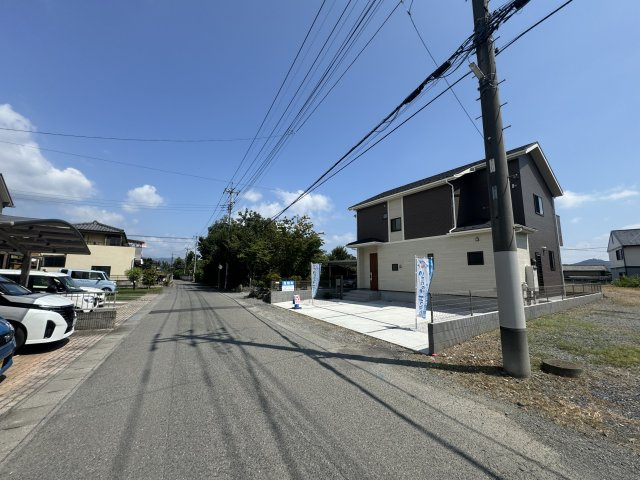 新築　桐生市相生町5丁目2期　Blooming　Garden　1号棟の前面道路含む現地写真|現地写真　北側接道幅員約6.2ｍ