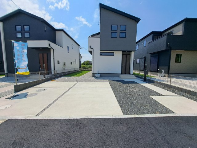 新築　太田市下田島町7期　GRAFARE　3号棟の駐車場|現地写真　駐車スペースは建物東側に並列3台分可能です！