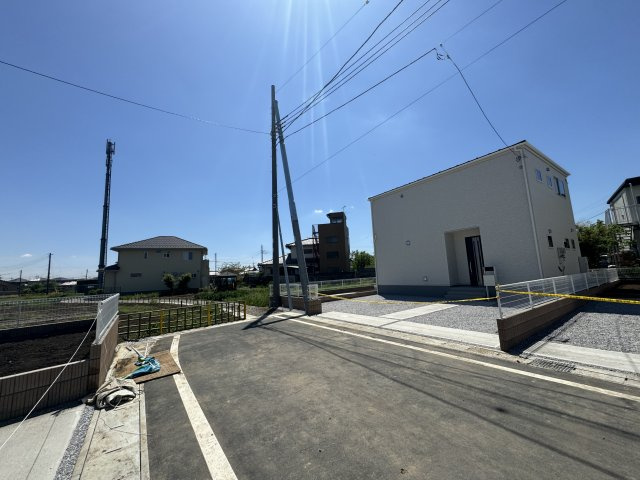 新築　太田市第5台之郷町　Livele Garden.S　7号棟の前面道路含む現地写真|現地写真　北東側接道幅員約6.0ｍ