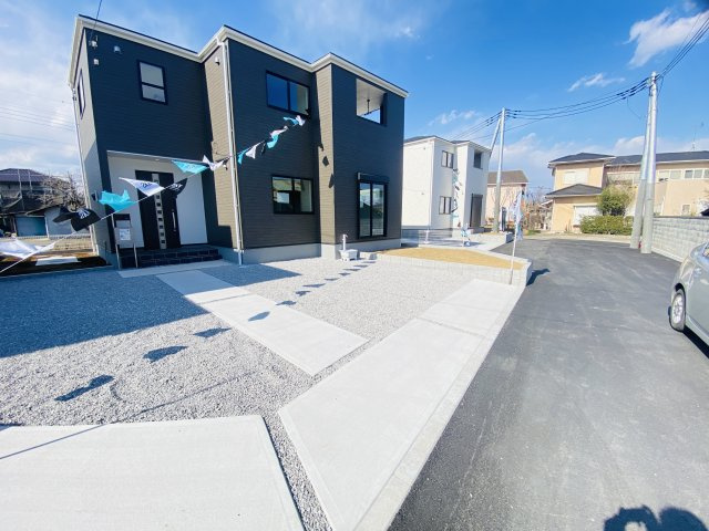 新築　太田市第3新野町　Livele Garden.S　2号棟の前面道路含む現地写真|現地写真　南側接道幅員約7.4ｍ