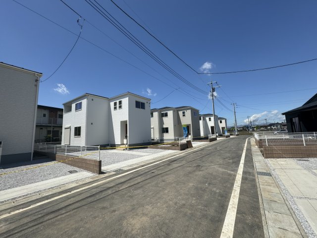 新築　太田市第5台之郷町　Livele Garden.S　6号棟の前面道路含む現地写真|現地写真　北東側接道幅員約6.0ｍ