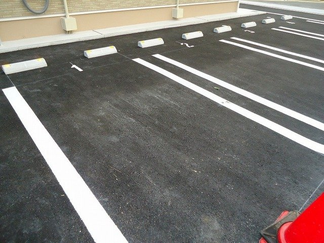 プレミアージュの駐車場