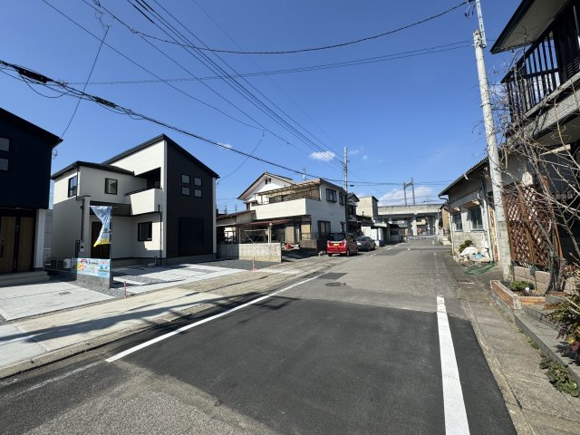 新築　太田市浜町2期　GRAFARE　1号棟の前面道路含む現地写真|現地写真　東側接道幅員約8.8ｍ