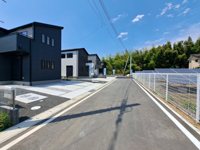 新築　太田市下田島町7期　GRAFARE　1号棟の前面道路含む現地写真|現地写真　東側接道幅員約5ｍ
