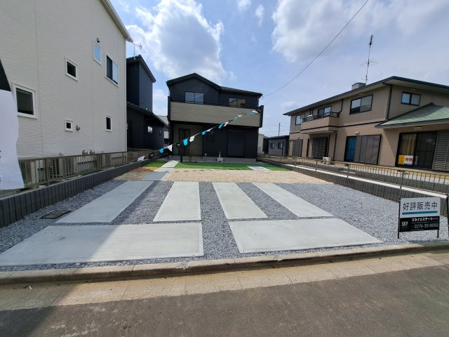 新築　太田市台之郷町3期　GRAFARE　1号棟の駐車場|現地写真　駐車スペースは建物東側に並列3台分可能です！
