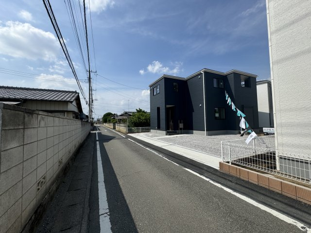 新築　太田市第4新野町　Livele Garden.S　1号棟の前面道路含む現地写真|現地写真　西側接道幅員約4.1ｍ