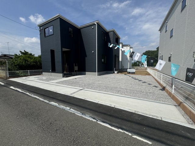 新築　太田市第4新野町　Livele Garden.S　1号棟の駐車場|現地写真　 駐車スペース広々！並列4台置けます♪					
　