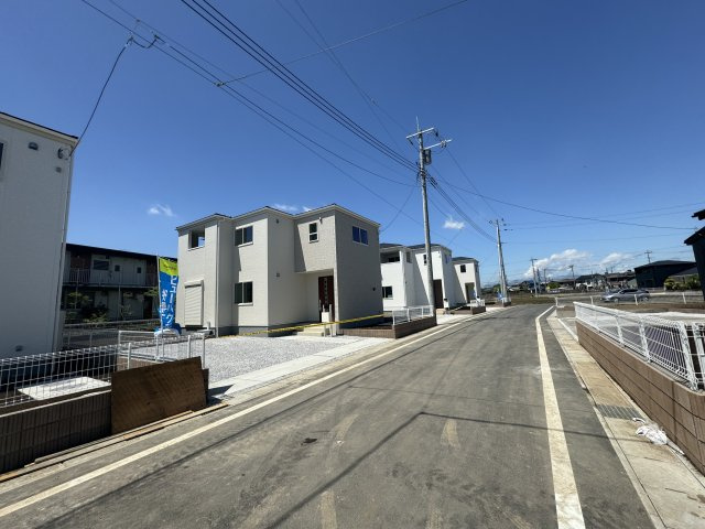 新築　太田市第5台之郷町　Livele Garden.S　5号棟の前面道路含む現地写真|現地写真　北東側接道幅員約6.0ｍ