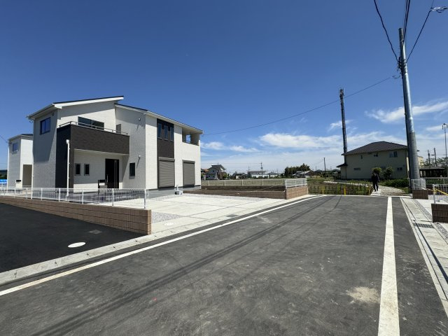 新築　太田市第5台之郷町　Livele Garden.S　11号棟の前面道路含む現地写真|現地写真　南西側接道幅員約6.0ｍ
