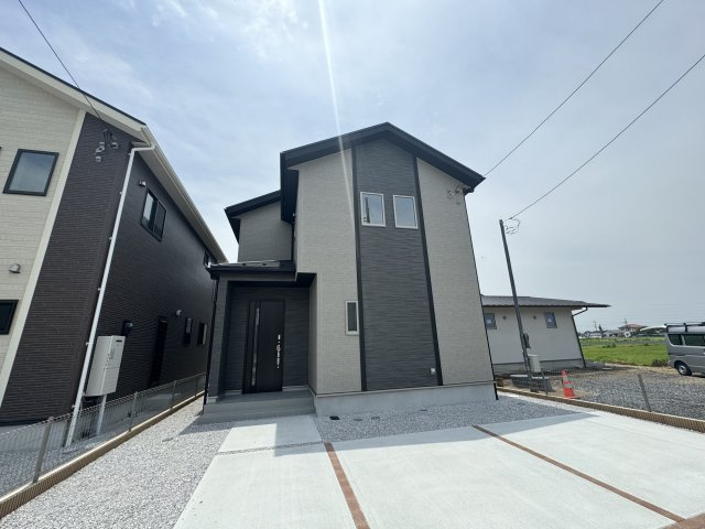 新築　太田市亀岡町　1号棟の外観|現地写真　2024年6月完成予定！類似物件のご内覧等、お気軽にお問合せください♪　