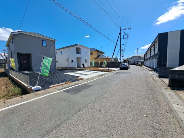 新築　太田市世良田町3期　1号棟の前面道路含む現地写真|現地写真　西側接道幅員約6ｍ