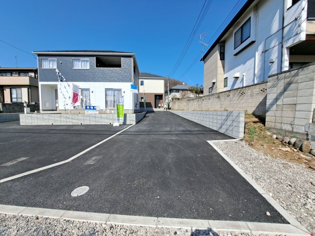 新築　太田市金山町第2　クレイドルガーデン　1号棟の駐車場|現地写真　駐車スペースは建物南側に2台分可能です！