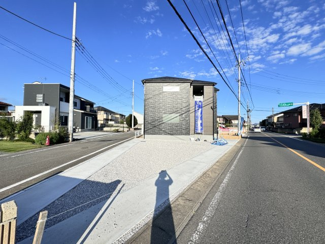 新築　太田市大原町第6　Livele Garden.S　1号棟の前面道路含む現地写真|現地写真　南西側接道幅員約6.6ｍ　北側接道幅員約5ｍ