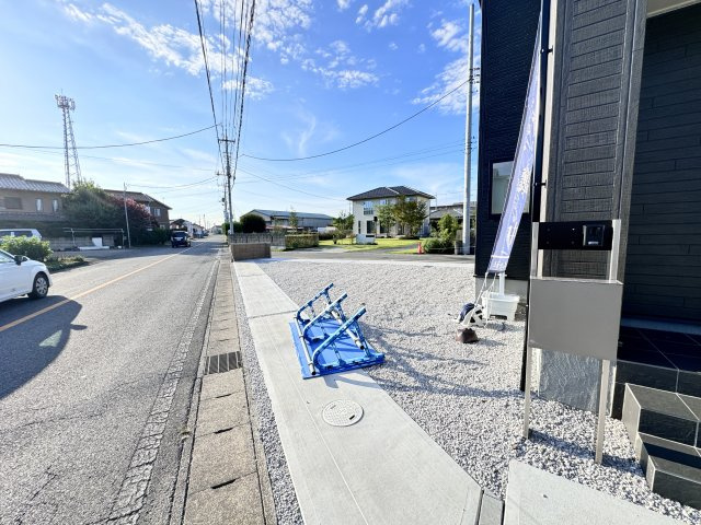 新築　太田市大原町第6　Livele Garden.S　1号棟の駐車場|現地写真　駐車スペースは並列2台分可能です！					
