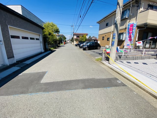 新築　太田市小舞木町第2　Livele Garden.S　1号棟の前面道路含む現地写真|西側接道幅員約5.9ｍ