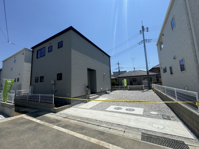 新築　太田市岩瀬川第7　Livele Garden.S　5号棟の駐車場|現地写真　駐車スペースは並列2台+1分可能です！					
