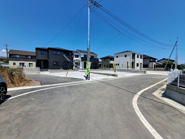 新築　太田市岩瀬川第7　Livele Garden.S　1号棟の前面道路含む現地写真|現地写真　西側接道幅員約4ｍ