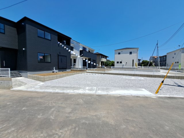 新築　太田市岩瀬川第7　Livele Garden.S　1号棟の駐車場|現地写真　駐車スペースは並列2台分可能です！					
