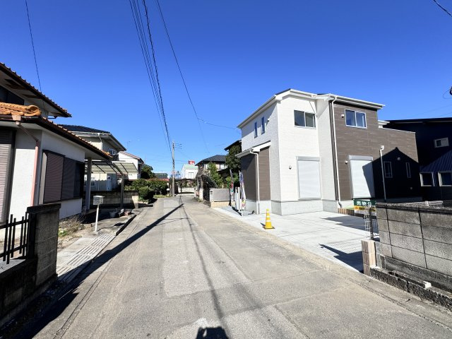 新築　佐波郡玉村町上之手23-1期　LIGNAGE　1号棟の前面道路含む現地写真|西側接道幅員約4.7ｍ