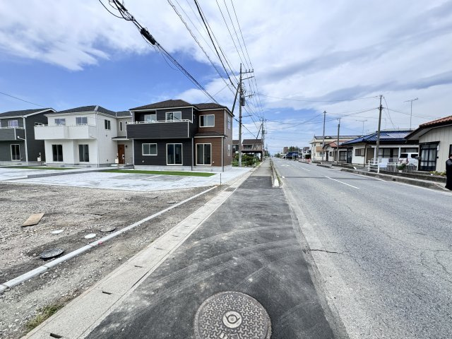 新築　佐波郡玉村町上之手3期　Heartful　Town　D号棟の前面道路含む現地写真|現地写真　東側接道幅員約12ｍ