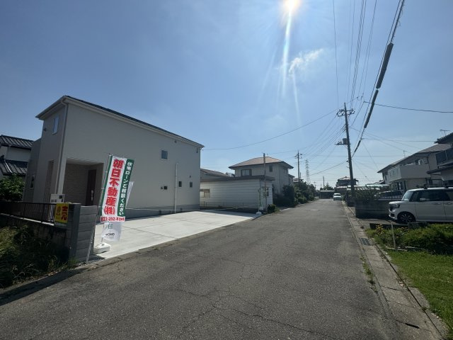 新築　佐波郡玉村町上新田23-1期　LIGNAGE　1号棟の前面道路含む現地写真|北側接道幅員約6ｍ