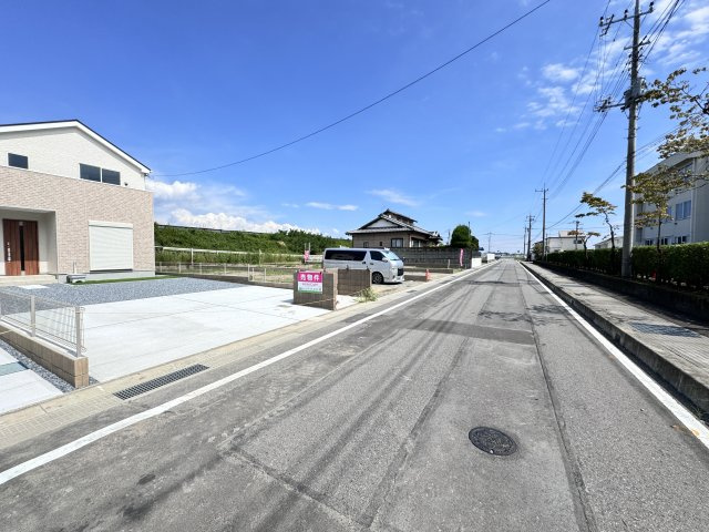 新築　佐波郡玉村町福島23-1期　LIGNAGE　4号棟の前面道路含む現地写真|現地写真　南側接道幅員約8.5ｍ