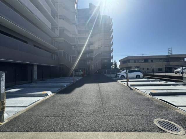 プライムスクエアー伊勢崎の駐車場|敷地内駐車場です。