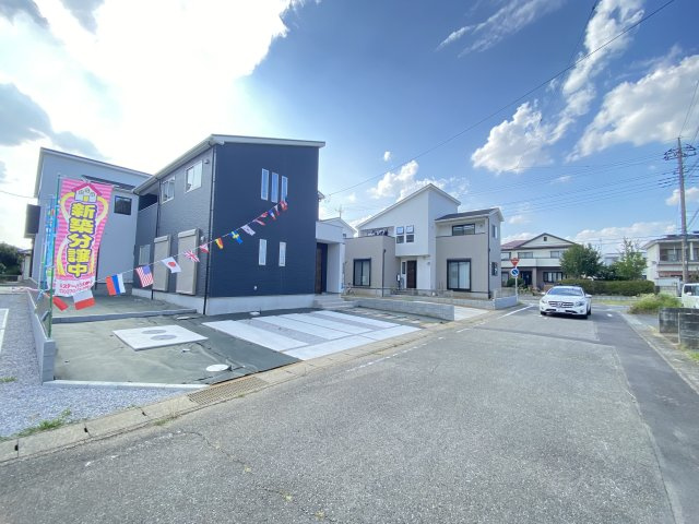 新築　伊勢崎市境下武士46期　KIS　4号棟の前面道路含む現地写真|現地写真　北側道路　駐車もラクラクです♪