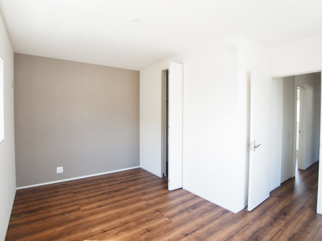 【洋室】 | 新築　伊勢崎市宮子町　8号棟 | 現地写真　全室二面採光で明るく風通しの良い2階洋室♪