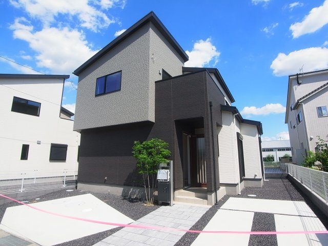新築　伊勢崎市宮子町　10号棟の外観|現地写真　完成しました！ご内覧はお気軽にお電話くださいませ♪