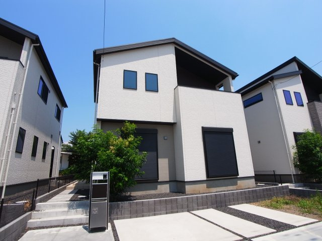 新築　伊勢崎市西久保2期　3号棟の外観|現地写真　完成しました！ご内覧はお気軽にお電話くださいませ♪