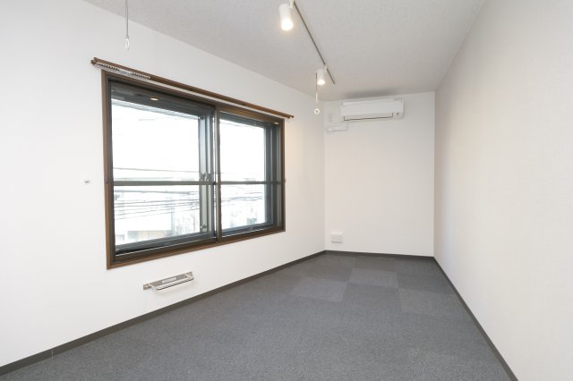 ラシクラス小岩駅前の洋室