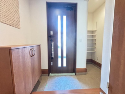 【玄関】 | 都城市太郎坊町 2,480万円 5LDK