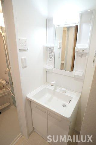 熊本市東区東野３丁目のアパートの独立洗面台