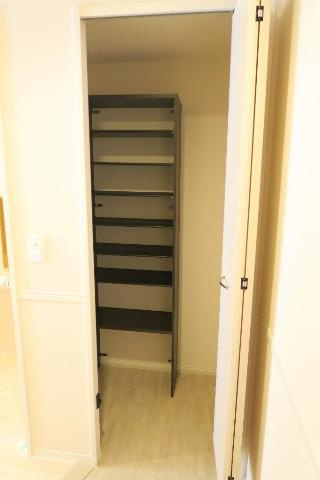 福岡市中央区春吉２丁目の賃貸マンションの玄関