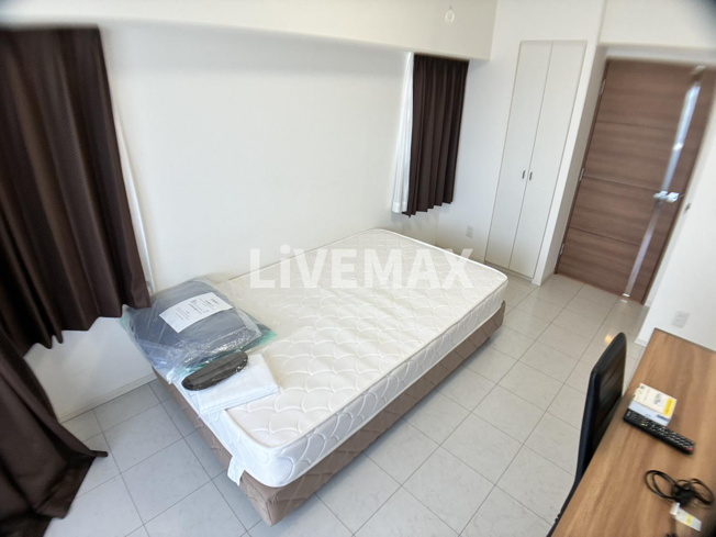 ベッド、机、テレビなど家具家電付き