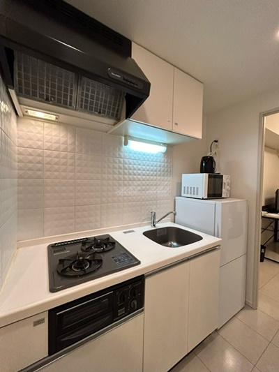 冷蔵庫、電子レンジなど家具家電付き　２口コンロ