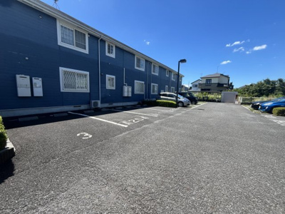 【駐車場】 | ウォーター・フォール７７－Ａ | 駐車場があるので、車を買う予定の方も安心です