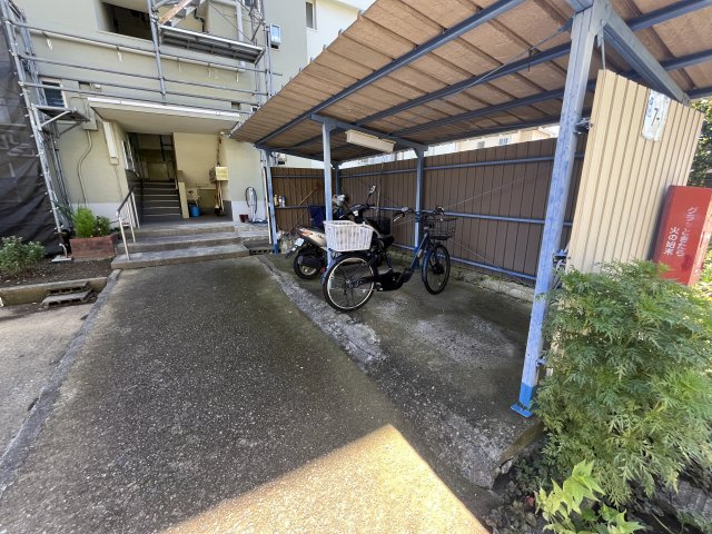 南平野住宅7号棟のその他共用部分|駐輪場です