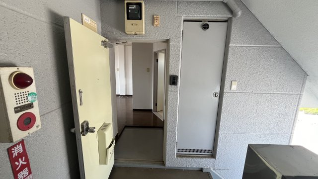 コーポアカツキⅡの玄関