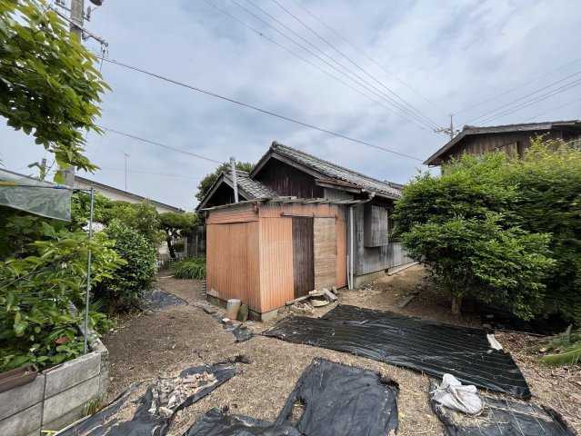 【外観】 | 敷地内に畑もあり