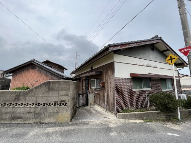 【外観】 | 住宅とお店が併設し使用は自在です。