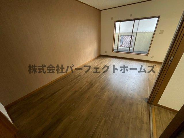 点野5丁目戸建　賃貸の居間・リビング|こちらのリビングで趣味の時間をお楽しみください