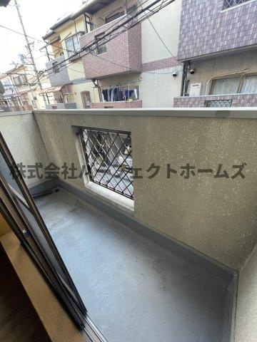 点野5丁目戸建　賃貸のバルコニー|バルコニーからの眺めを楽しみながら食事をしませんか