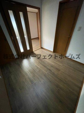 点野5丁目戸建　賃貸の内装|明るい室内です