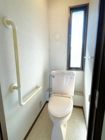 地御前3丁目 戸建のトイレ|2階にもトイレがあります