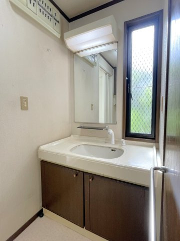 地御前3丁目 戸建の洗面所