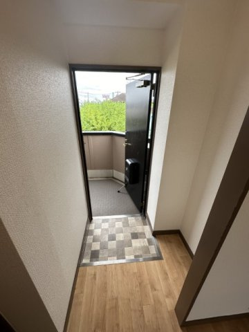 サンロイヤル新居弐番館の玄関|きれいな玄関です